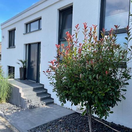 Gemütliche Villa am Waldrand in Taunusstein Exterior foto