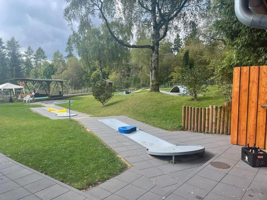 Gemütliche Villa am Waldrand in Taunusstein Exterior foto