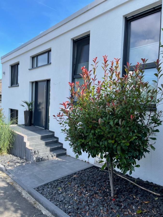 Gemütliche Villa am Waldrand in Taunusstein Exterior foto