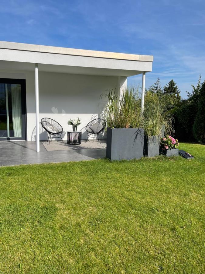 Gemütliche Villa am Waldrand in Taunusstein Exterior foto
